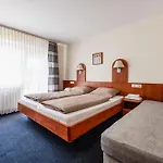 Georgshof 3*